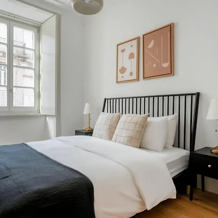 In Modern And Pleasant Shared Apartment, Santo Antonio Church In Privatunterkunft *