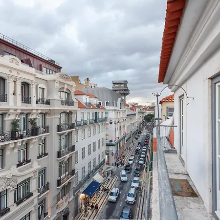 In Shared Apartment, Santo Antonio Church In * Lizbona