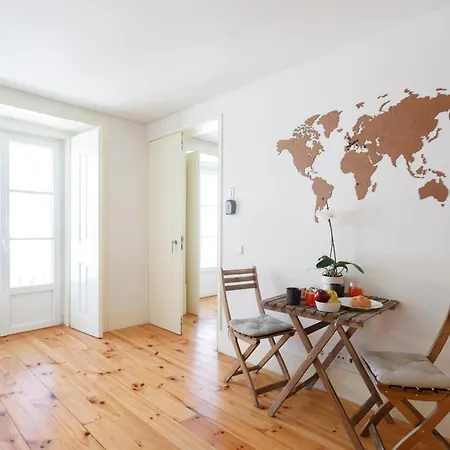 Kwatera prywatna In Shared Apartment, Santo Antonio Church In